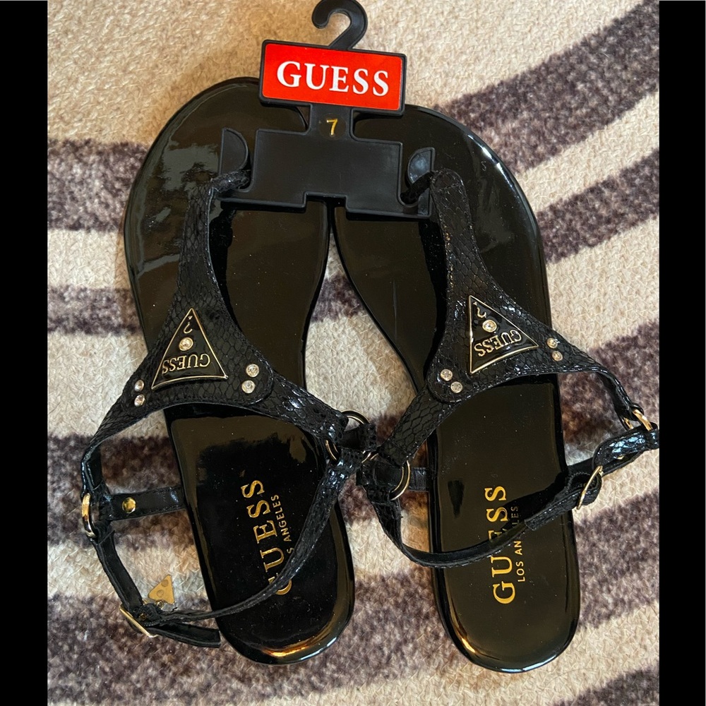 GUESS Glossy Sandal 🖤
